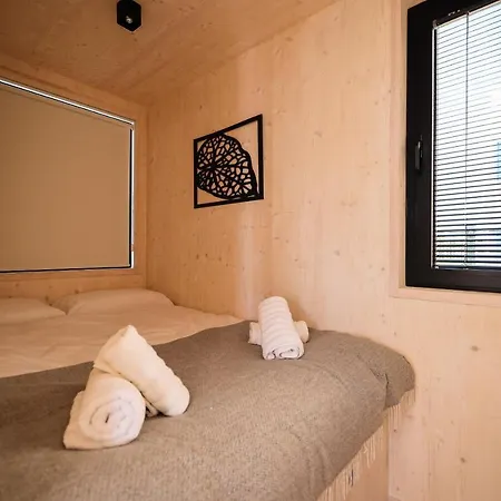 Arcadia Eco-Luxe Mobile Homes With Infinity Pool By Oiko Collection Privlaka  Exteriör bild