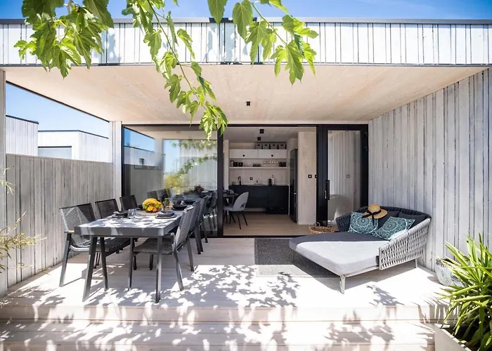 Arcadia Eco-Luxe Mobile Homes With Infinity Pool By Oiko Collection