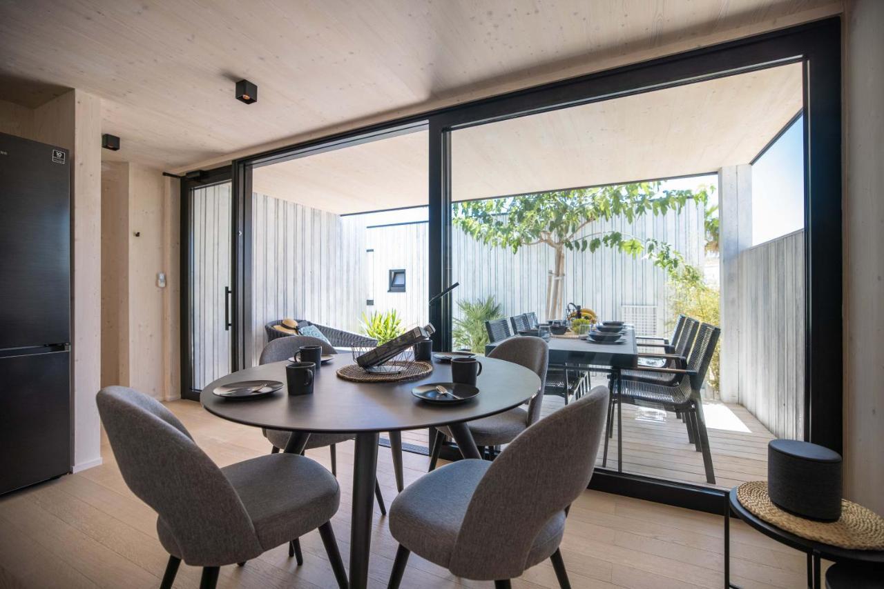 Arcadia Eco-luxe Mobile Homes With Infinity Pool By Oiko Collection Villa Privlaka (Zadar)